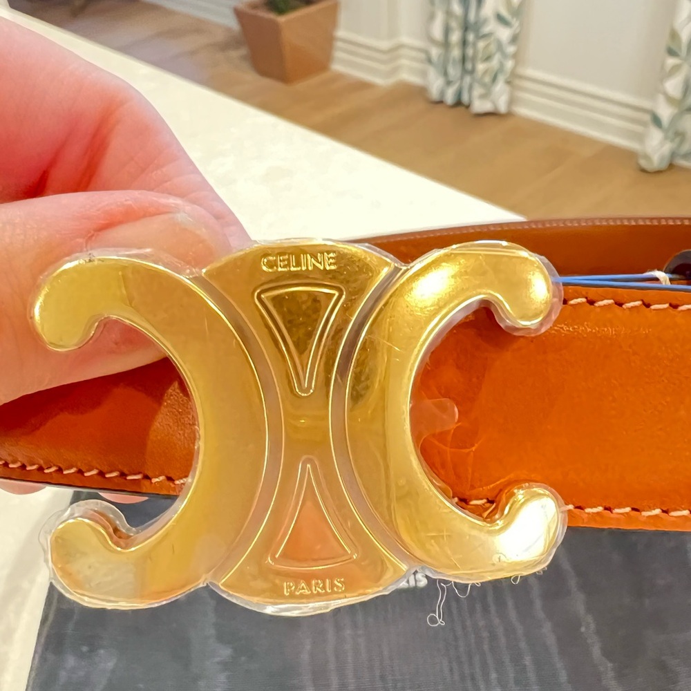 Celine-MEDIUM TRIOMPHE BELT IN TAURILLON LEATHER